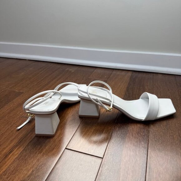 White Zara block sandals with Straps - Size 7.5 - Picture 3 of 5